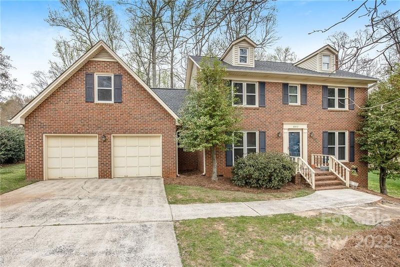 6843 Charette Ct, Charlotte, NC 28215