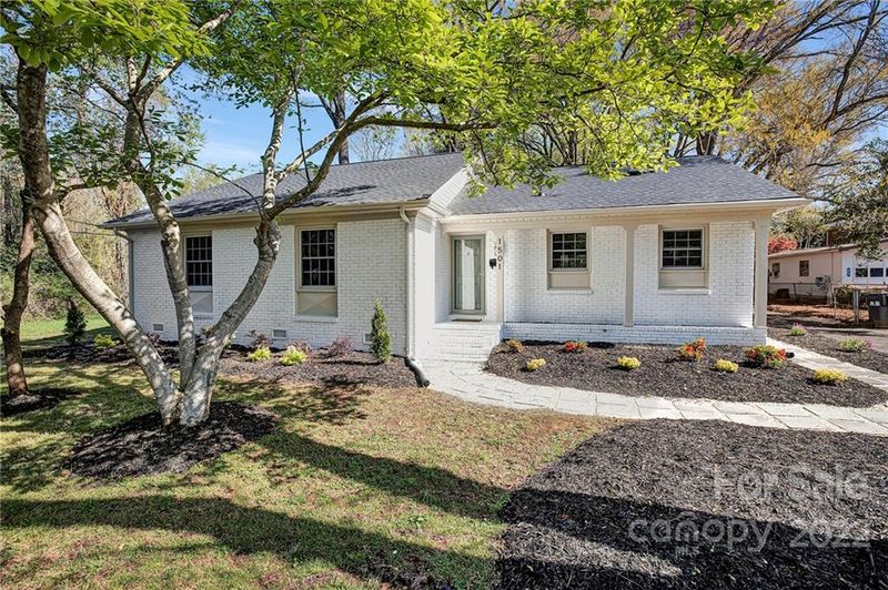 1501 Edgewater Dr, Charlotte, NC 28210