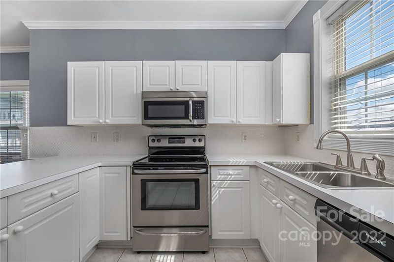 9169 Meadow Vista Rd, Charlotte, NC 28213