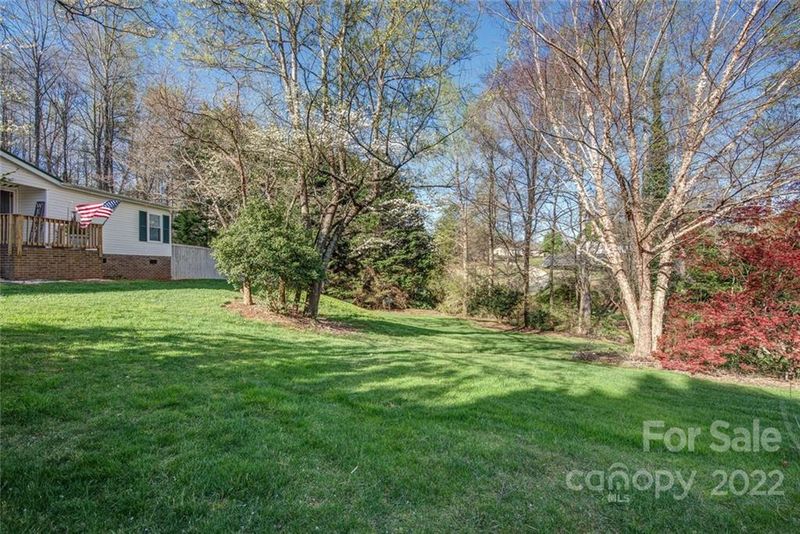910 Breckenridge Ln, Mount Holly, NC 28120