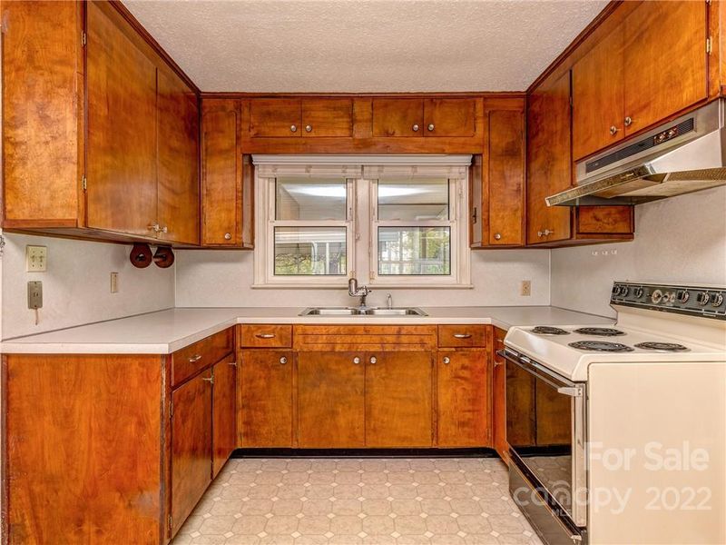 350 Scott St, Mount Holly, NC 28120