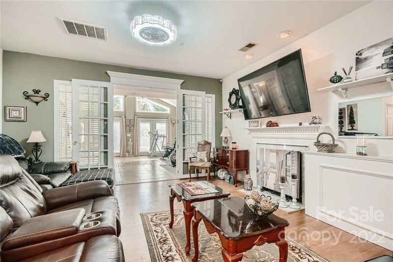 121 Lighthouse Rd, Mount Holly, NC 28120