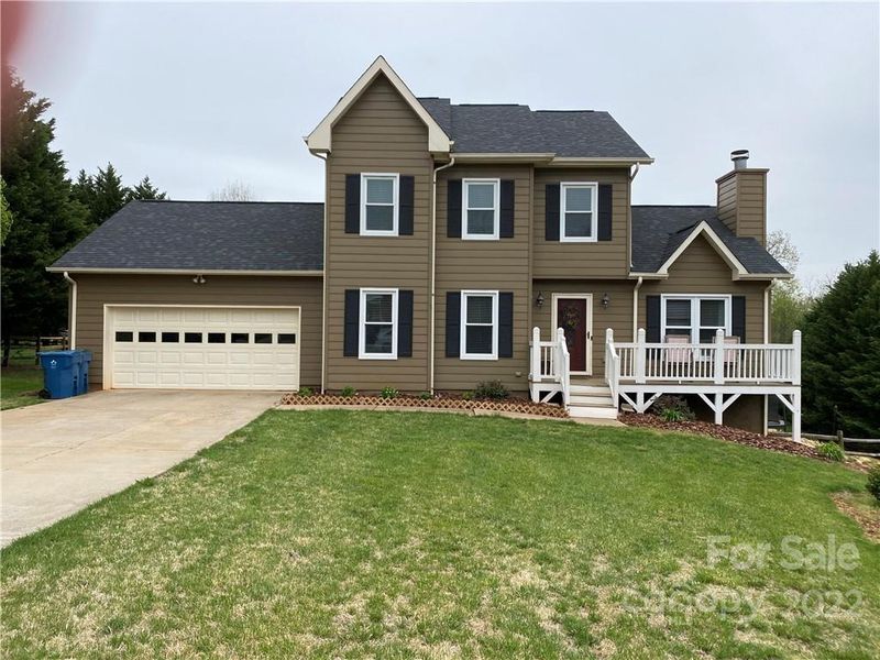 5511 Winding Oak Dr, Hickory, NC 28602