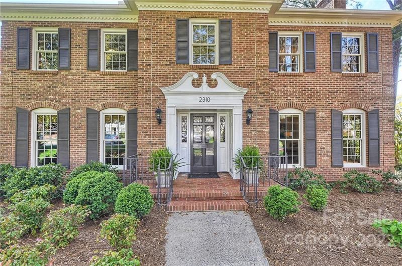 2310 Lathrop Ln, Charlotte, NC 28211
