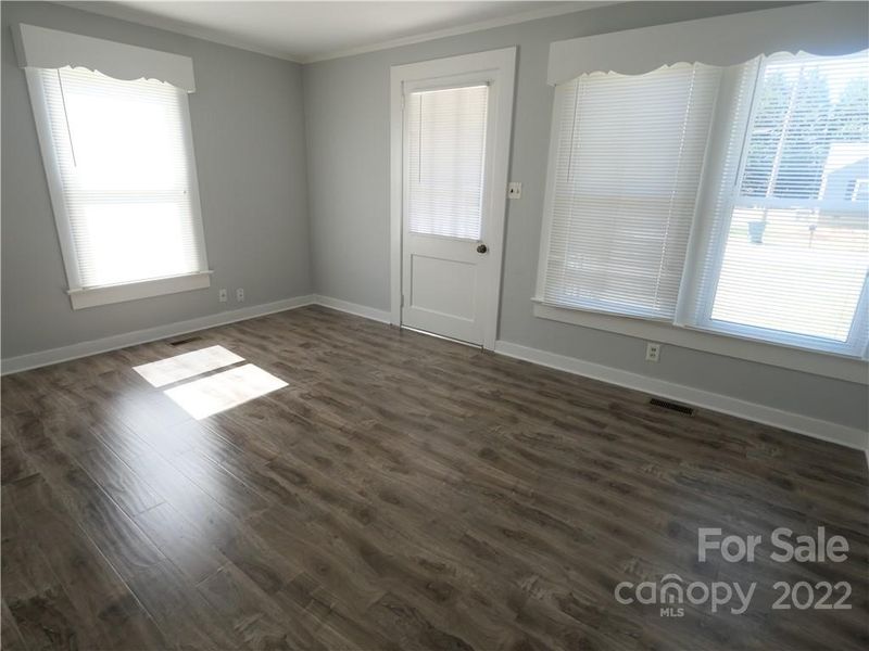 809 3rd St SE, Conover, NC 28613