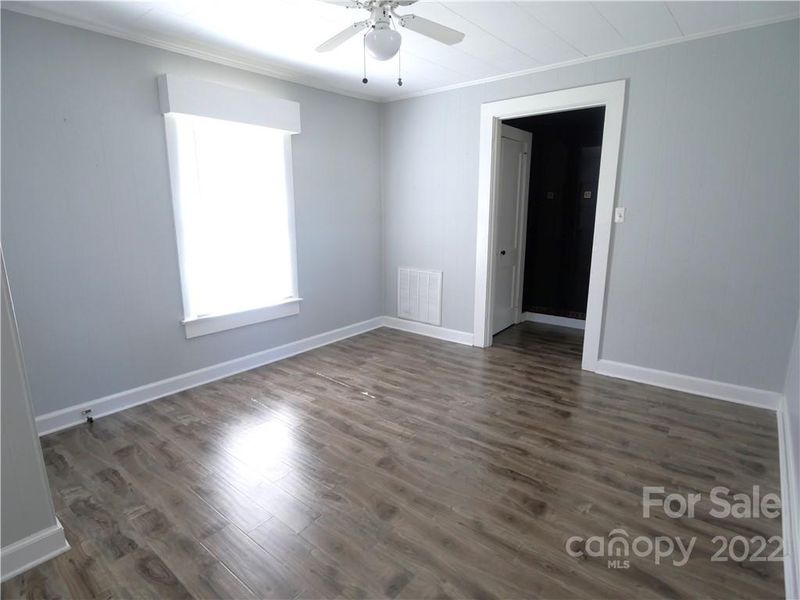 809 3rd St SE, Conover, NC 28613