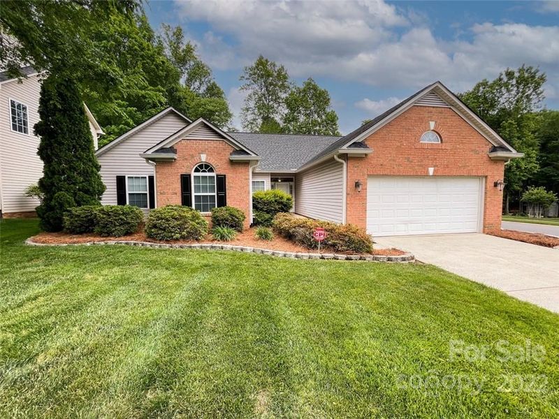 2602 Ashby Woods Dr, Matthews, NC 28105