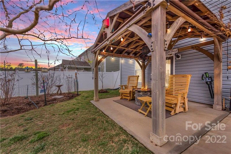 719 Robert Moses Dr, Gastonia, NC 28056