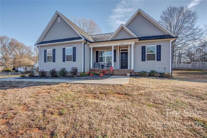 101 Park Dr, Stanley, NC 28164