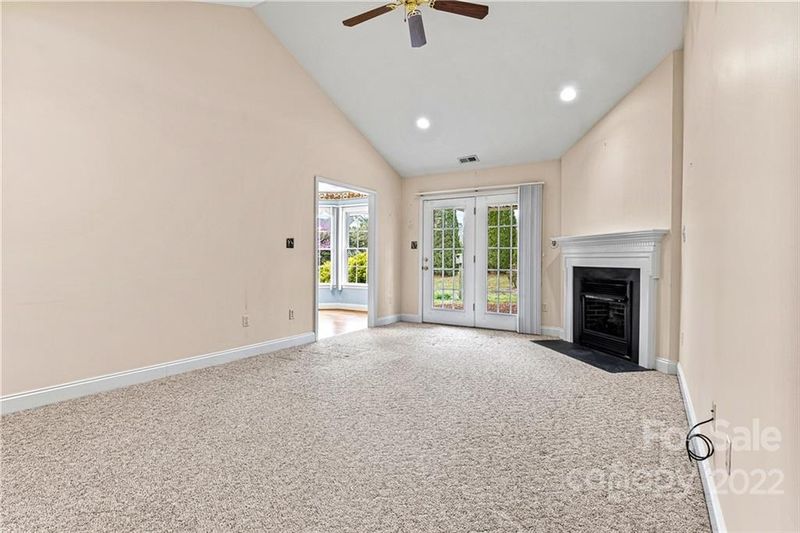 1765 Pipers Ridge Cir NW, Conover, NC 28613