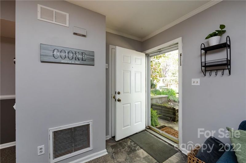 8512 Castle Pine Ct, Charlotte, NC 28226