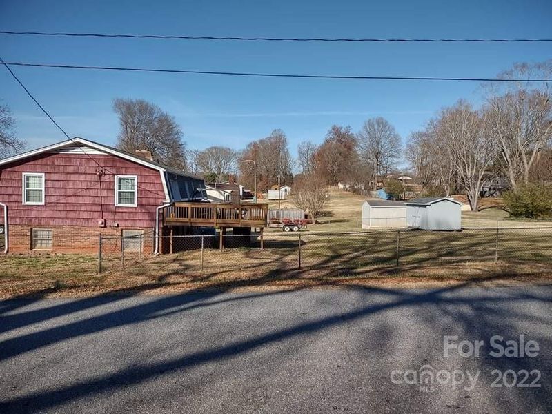 1674 Hedrick St, Newton, NC 28658