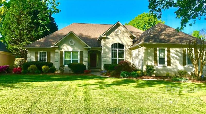 18516 River Ford Dr, Davidson, NC 28036