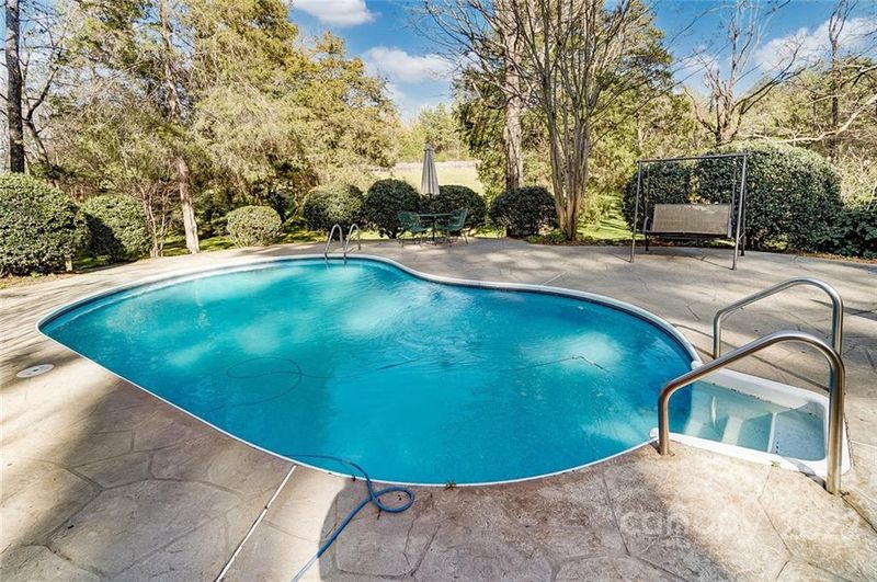 112 Partridge Bluff Dr, Concord, NC 28025