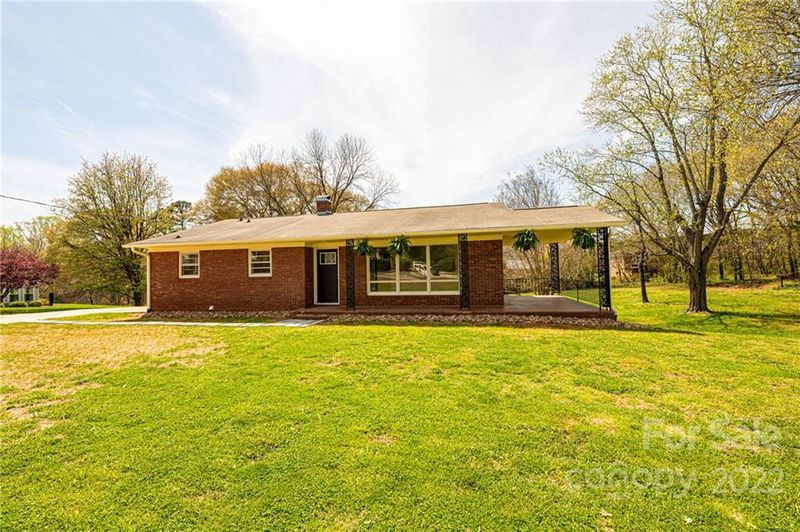 60 40th Avenue Dr NE, Hickory, NC 28601