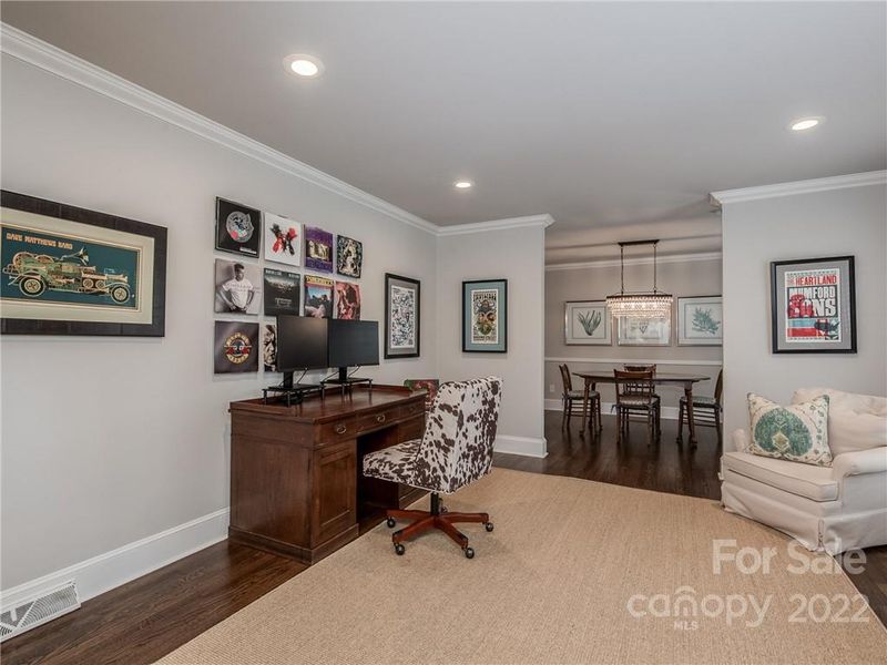 1132 Shady Bluff Dr, Charlotte, NC 28211