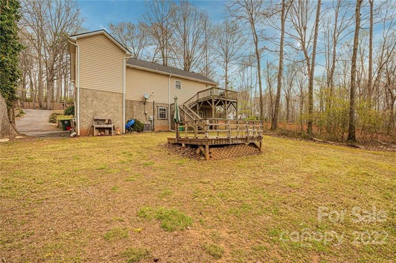 906 Westside Dr, Newton, NC 28658