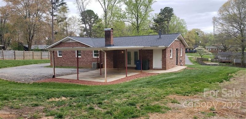2358 14th Ct NE, Hickory, NC 28601