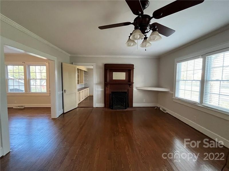 412 W Wilkins St, Dallas, NC 28034