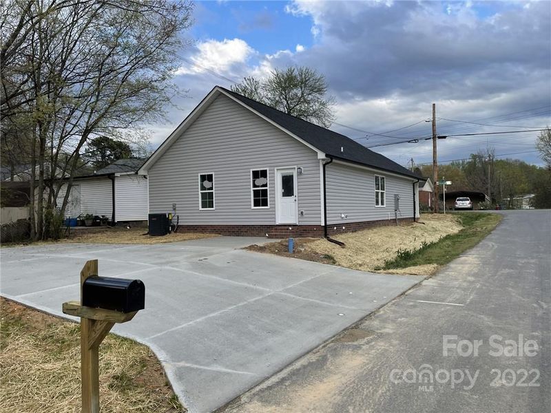 402 Marlowe St, Kannapolis, NC 28081