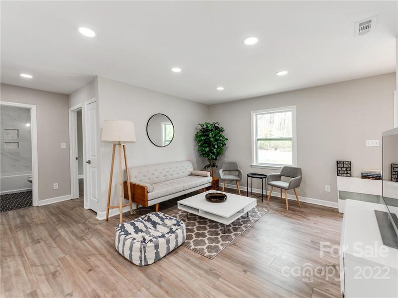 3923 Fernleaf Ct, Charlotte, NC 28215
