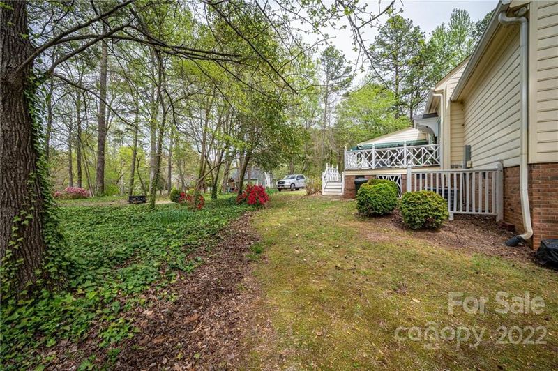 704 Spring Side Dr, Lincolnton, NC 28092