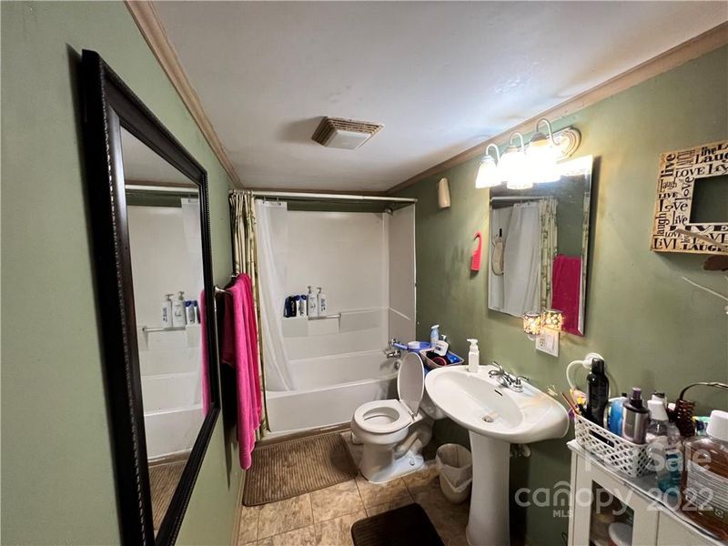 400 10th St, Kannapolis, NC 28083