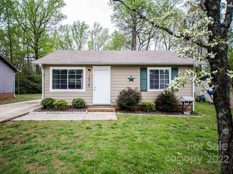 3929 Davis Ln, Charlotte, NC 28269