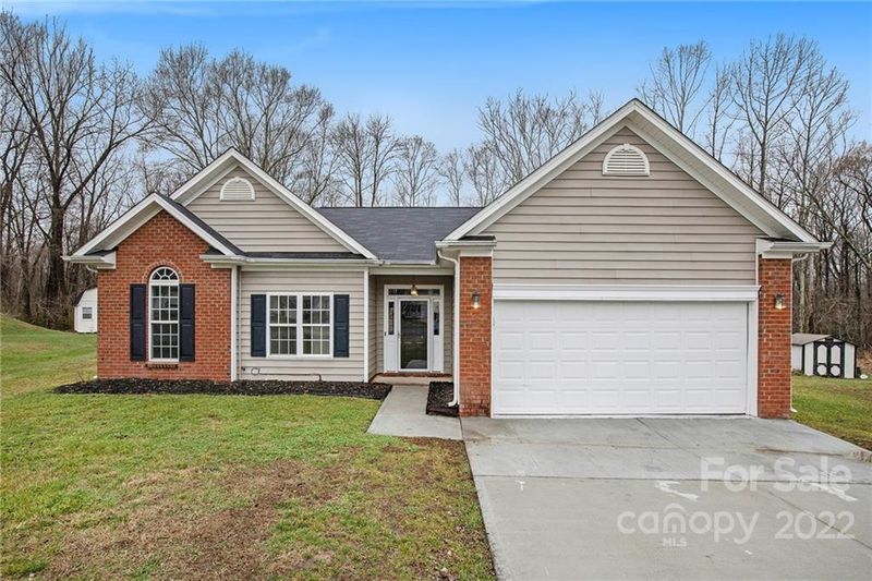 545 Dannyn Grove Ct, Charlotte, NC 28214