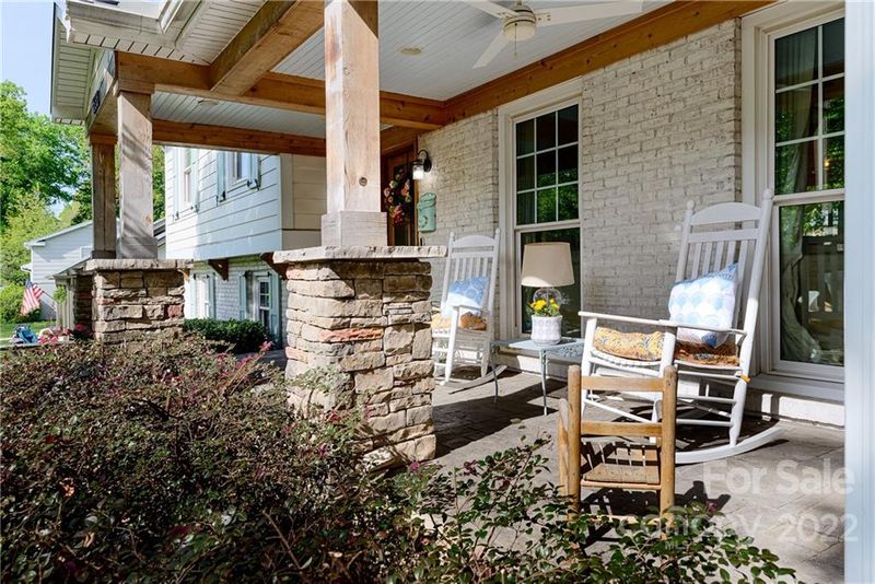 4833 Fairheath Rd, Charlotte, NC 28210