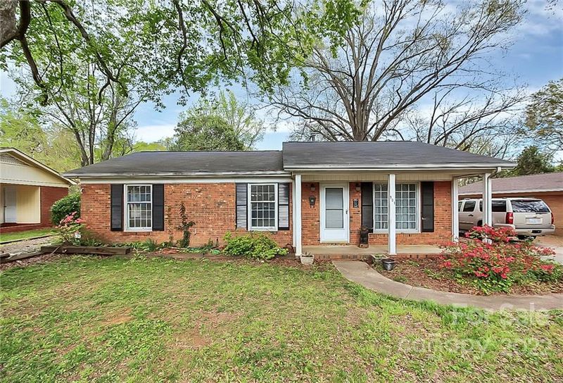 901 Vickery Dr, Charlotte, NC 28215