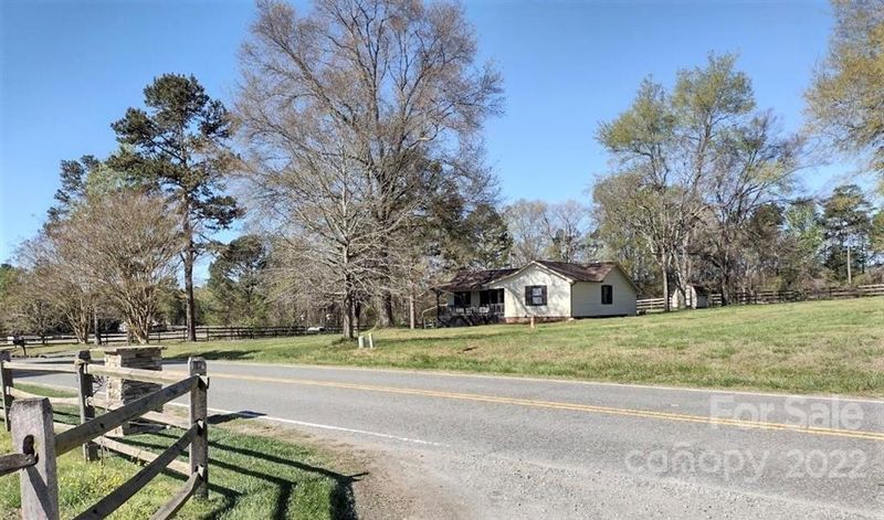 2701 Kelly Rd, Charlotte, NC 28216