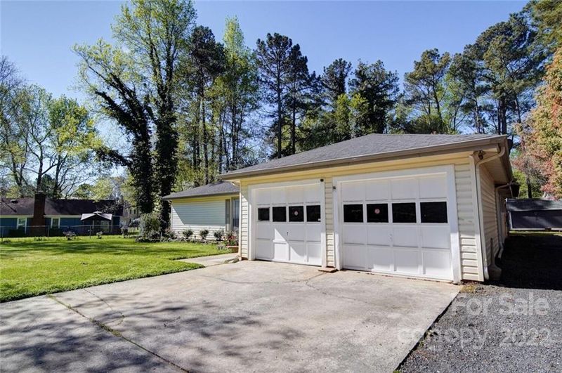6818 Arroyo Dr, Charlotte, NC 28227