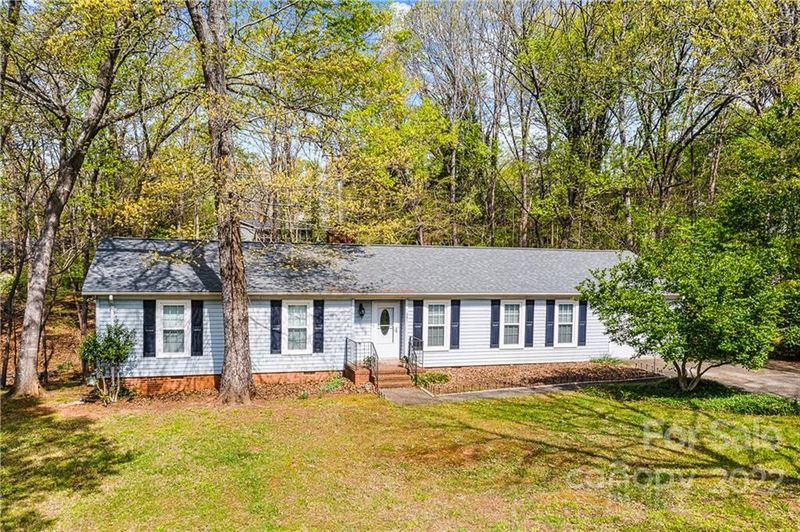 401 Beverly Cir, Charlotte, NC 28270