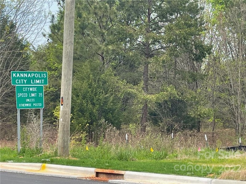5445 Mooresville Rd, Kannapolis, NC 28081