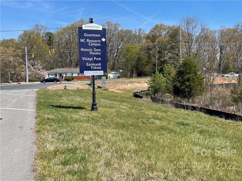 5445 Mooresville Rd, Kannapolis, NC 28081