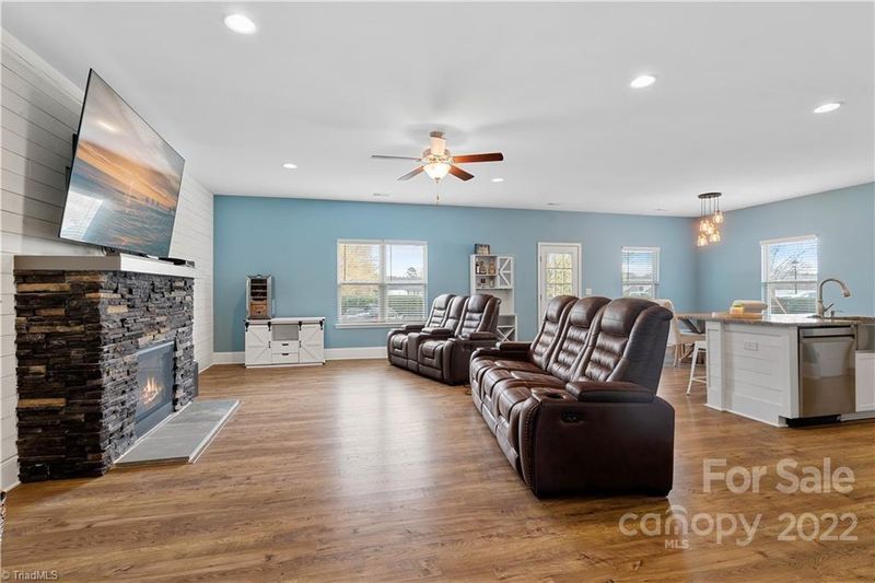21008 Torrence Chapel Rd, Cornelius, NC 28031