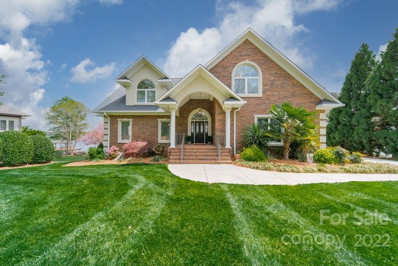 8237 Buena Vista Dr, Denver, NC 28037