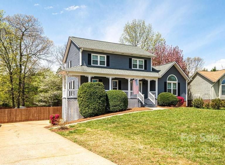 1843 Plaza Dr, Hickory, NC 28602