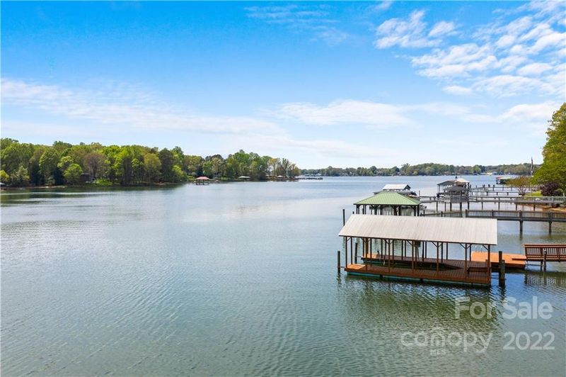 121 Rainbow Ln, Mooresville, NC 28117