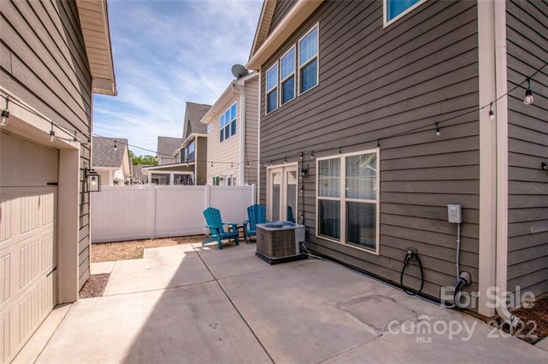 8760 Aspinwall Dr, Charlotte, NC 28216