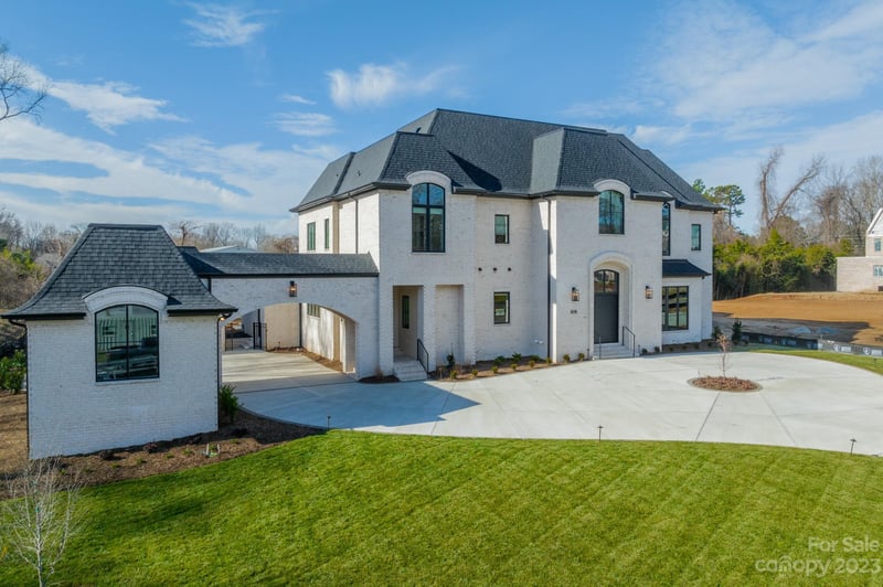 8018 Litaker Manor Ct, Charlotte, NC 28270