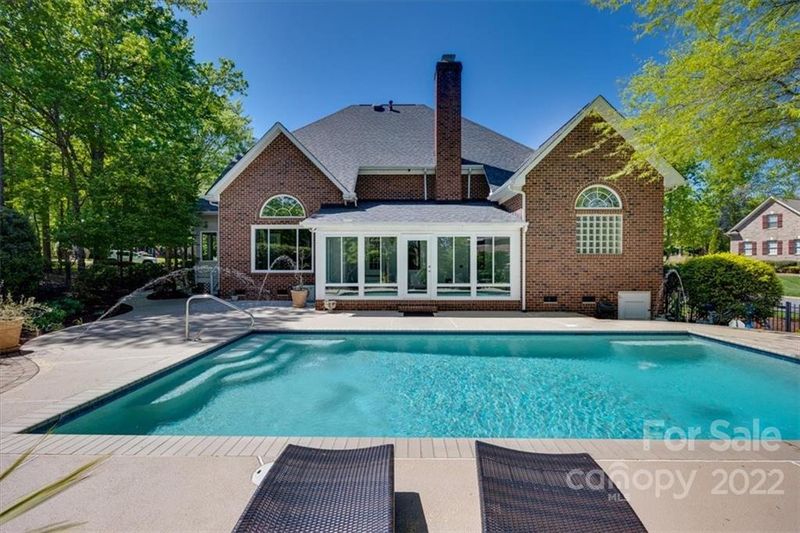 719 Donegal Ct, Matthews, NC 28104