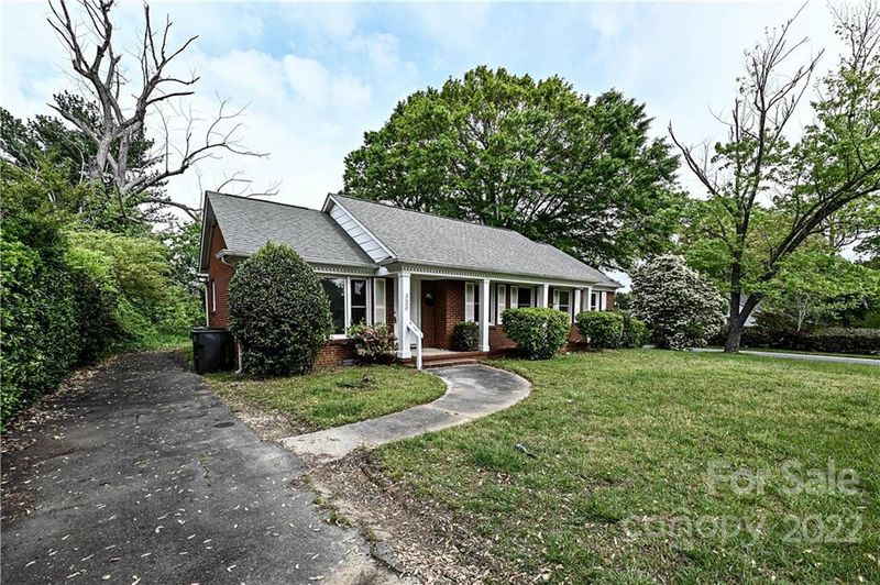 3600 Seaman Dr, Charlotte, NC 28217