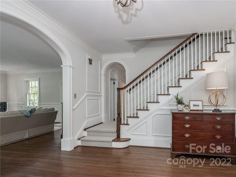2125 Sharon Rd, Charlotte, NC 28207
