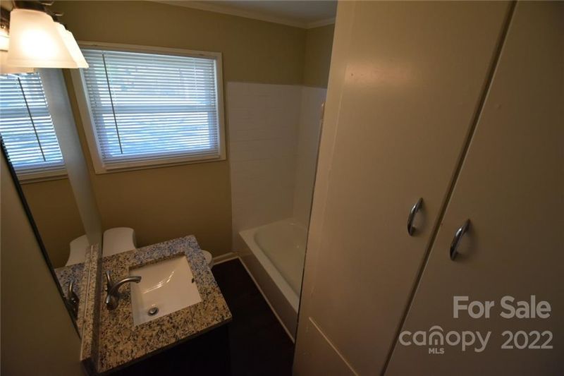 2824 Starnes Rd, Charlotte, NC 28214