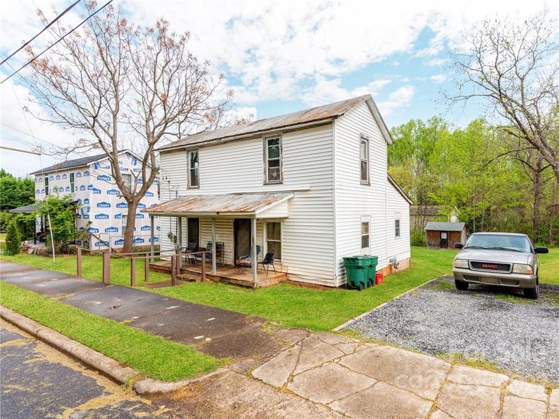 132 15th St, Newton, NC 28658