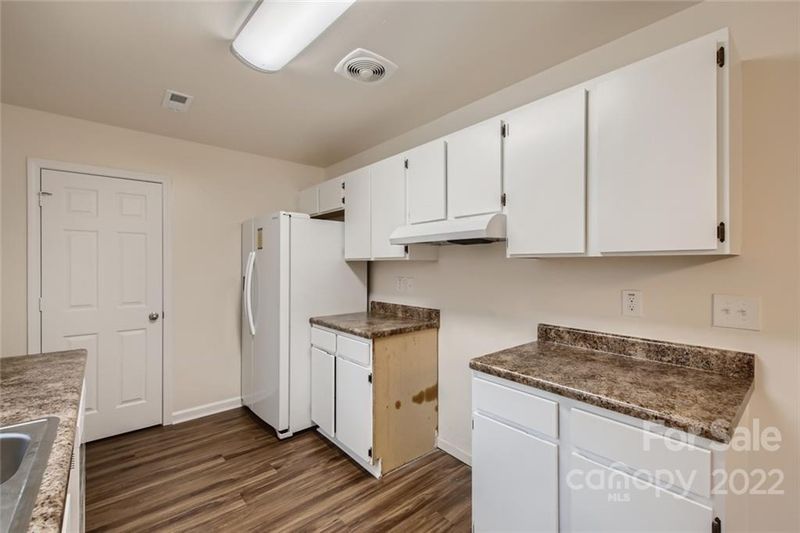 3005 Amay James Ave, Charlotte, NC 28208
