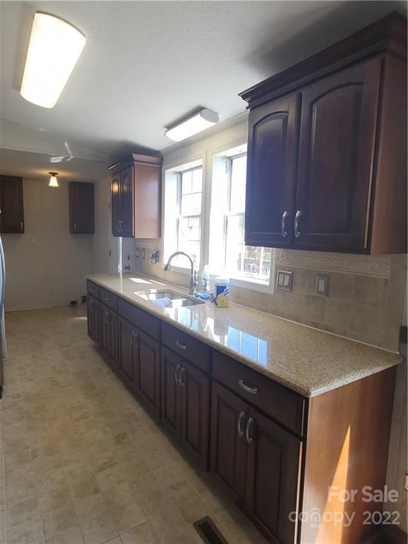 618 Butler Mill Rd, Harmony, NC 28634