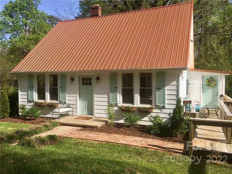 212 9th Ave SE, Hickory, NC 28602